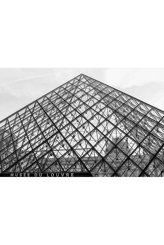 5f1db42ecfe8b_louvre 5 bw.jpg